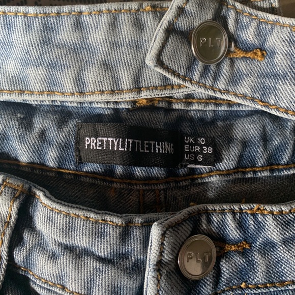NWOT PrettyLittleThing double button jeans - Picture 4 of 6